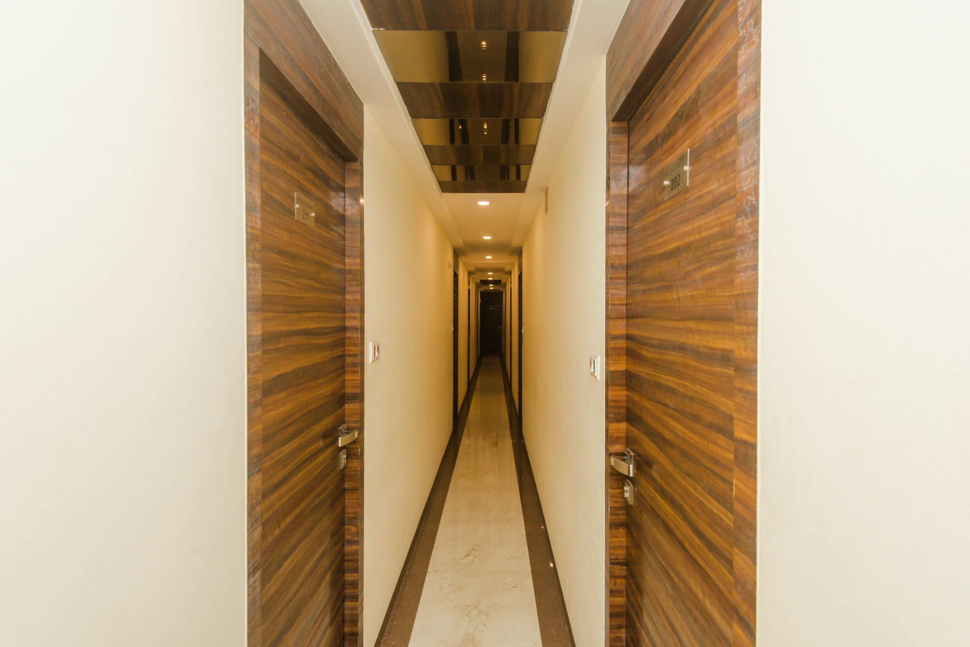 Hotel Palace Residency Near Lokmanya Tilak Terminus Βομβάη Εξωτερικό φωτογραφία